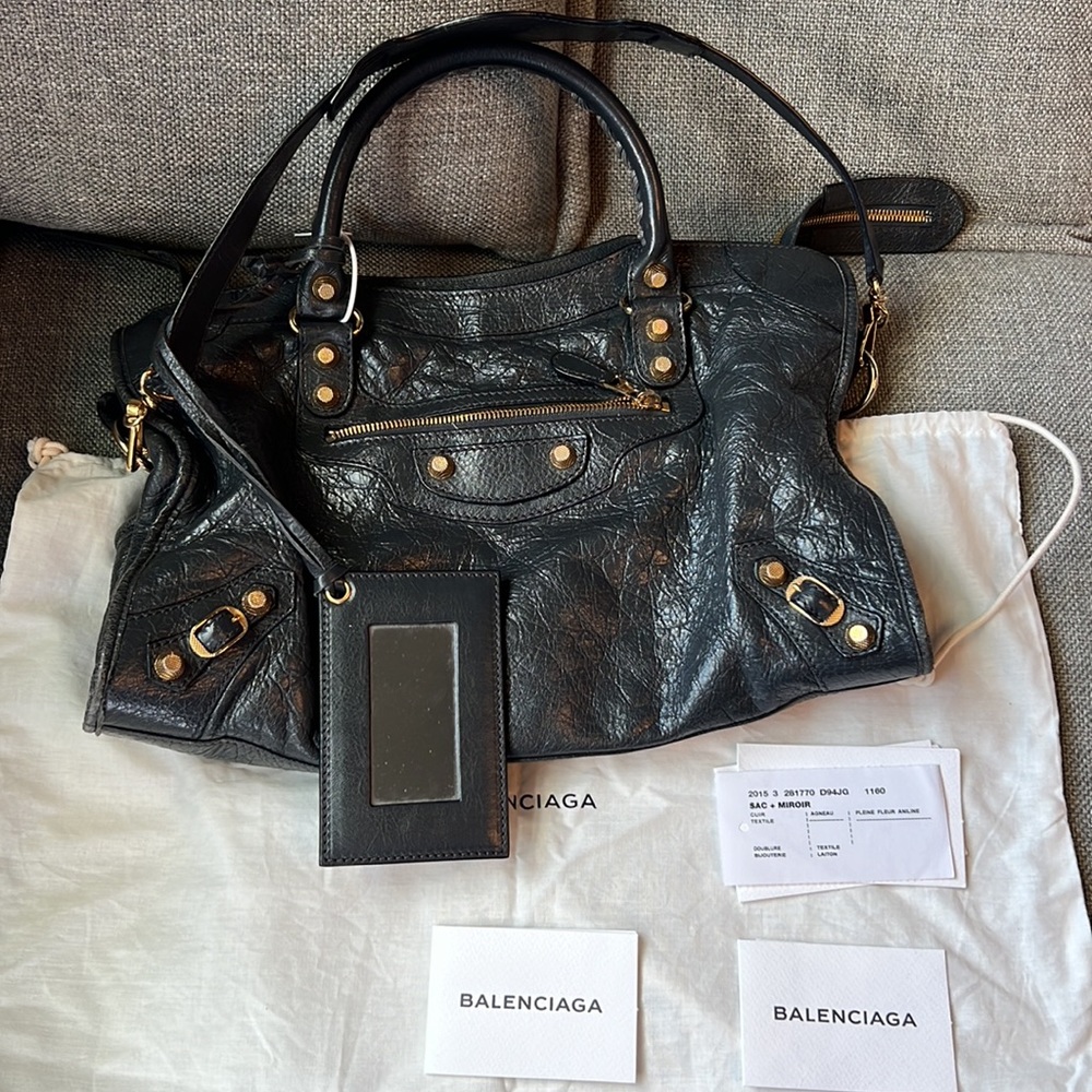 SOLD🩵Balenciaga Classic Gold City Bag Black Leather